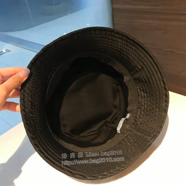 Prada男女同款帽子 普拉達經典倒三角漁夫帽遮陽帽  mm1485